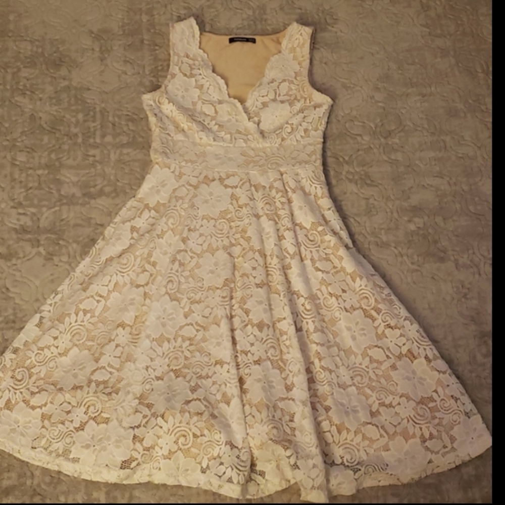 Patty Boutik Lace Dress size M - Picture 8 of 8